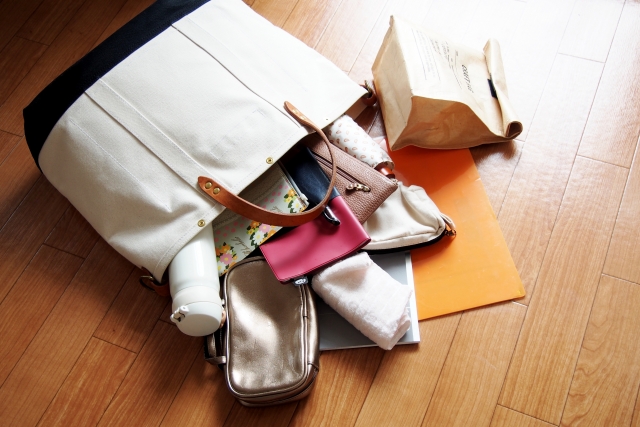 バッグ二個持ちはおしゃれの定番 組み合わせコーデ 安いおすすめ商品もご紹介 Sorte Plus ソルテプラス レディースファッションメディア